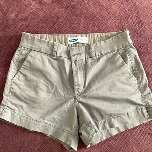 Light grey bermuda shorts